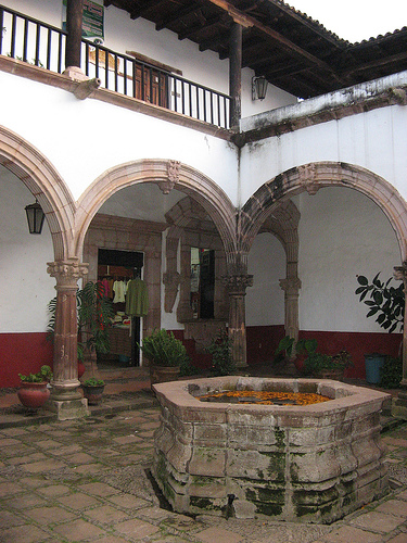 Templo y Conservatorio de las Rosas