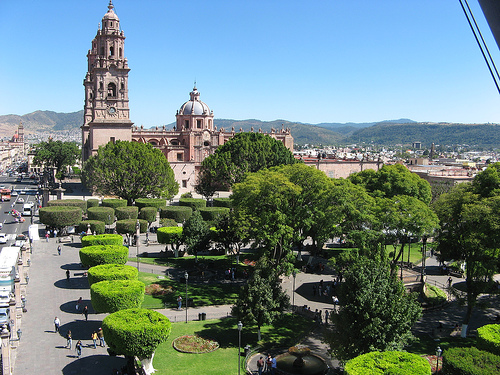 View of Cathedral and la Plaza de Armas from hotel roof 